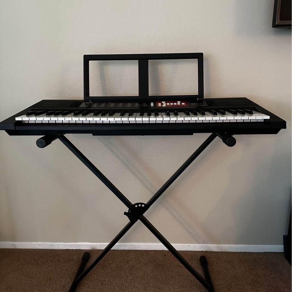 Yamaha PSR-F51, Keyboard Stand and Music
Sheet Holder